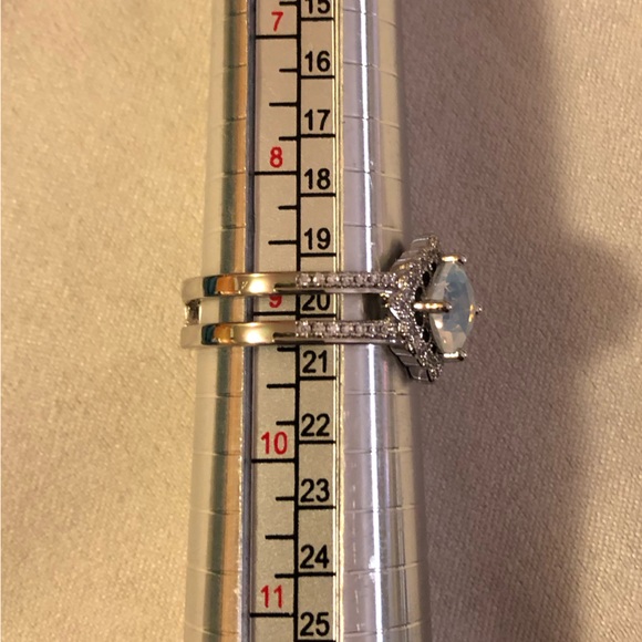 EUC Ring Bomb Party CZ & Lab Created Stone Double Band Ring, SZ 9 - Picture 11 of 11